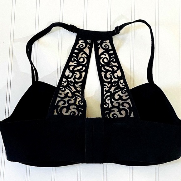 Victoria's Secret Black Bra with Gray Lace Detail - Picture 2 of 8